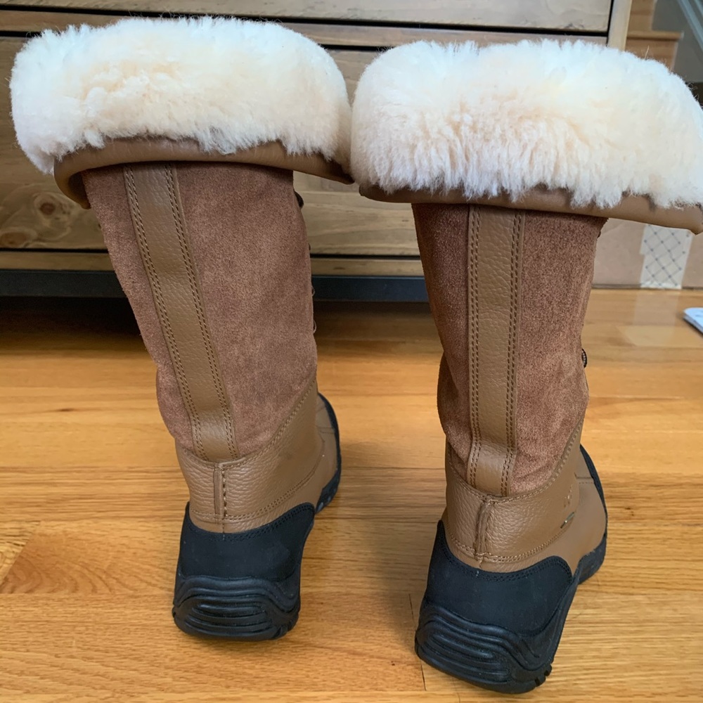 💥SOLD💥UGG tall Adirondack Snow Boots - Picture 3 of 8